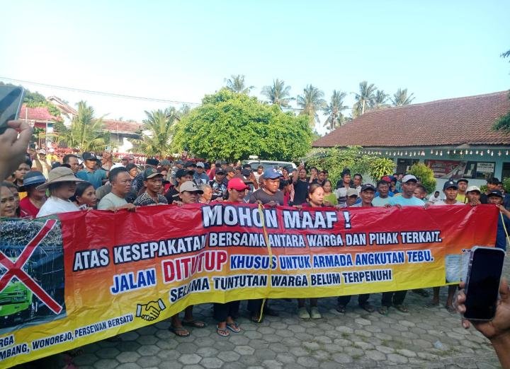 WARGA SENEPOREJO DUSUN SILIR KROMBANG SESALKAN PENYAMPAIAN RPJ TAK SESUAI PERMINTAAN, SEPAKAT WALK OUT