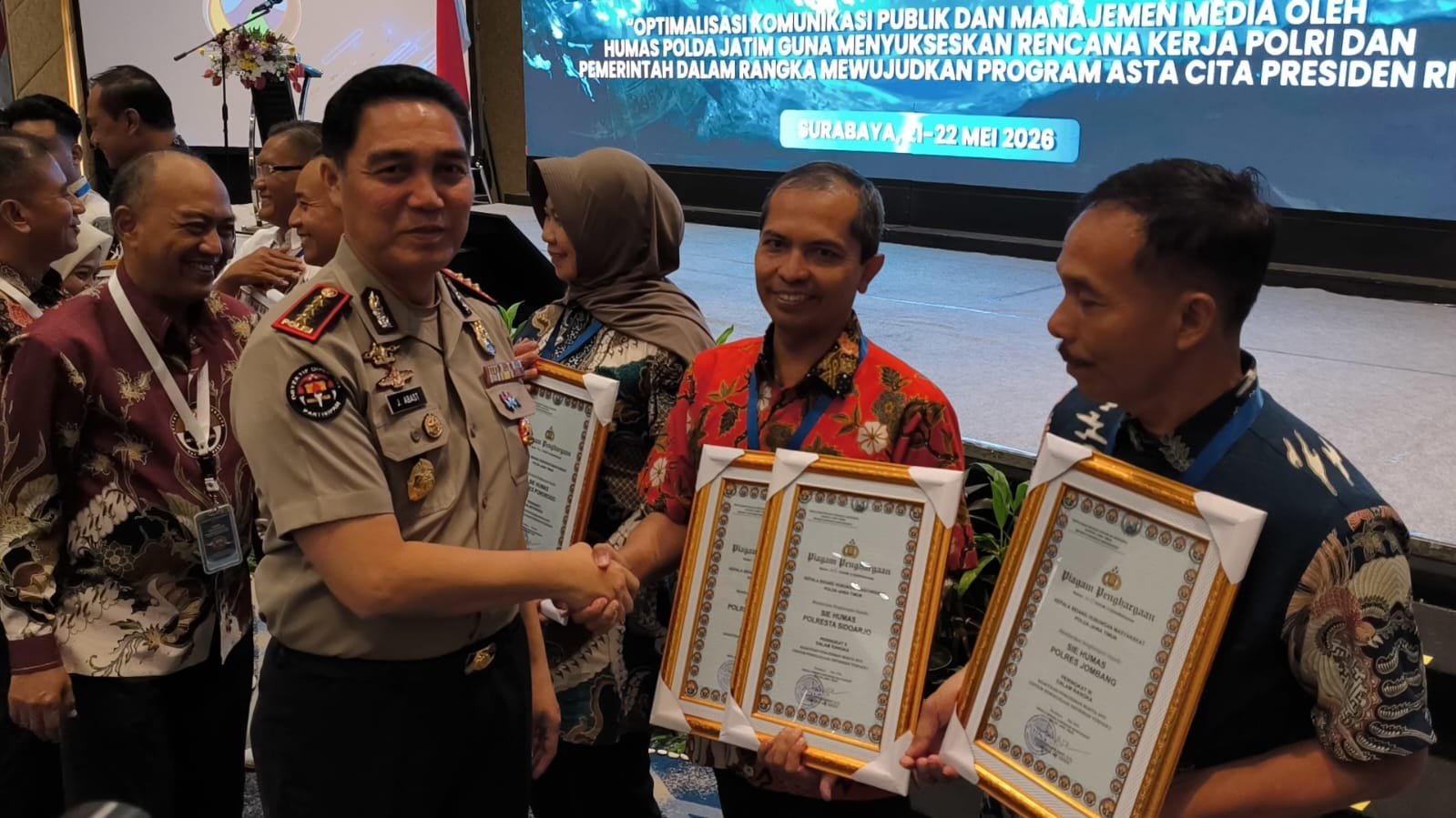 HUMAS POLRESTA SIDOARJO RAIH DUA PENGHARGAAN SEKALIGUS DI RAKERNIS BIDHUMAS POLDA JATIM 2026