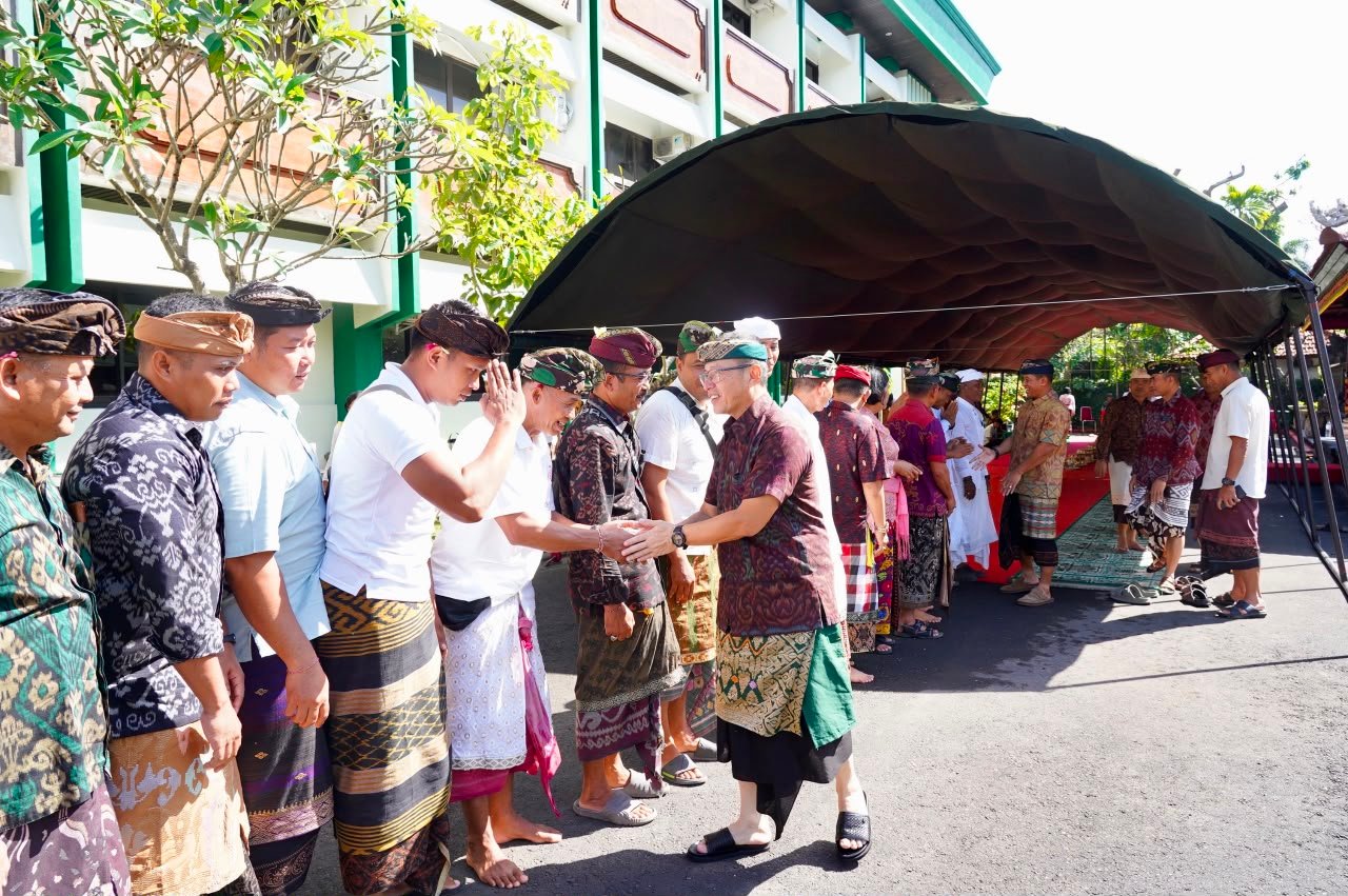 Melalui Simakrama Galungan dan Kuningan, Pangdam IX/Udayana Tegaskan Komitmen Menjaga Warisan Budaya