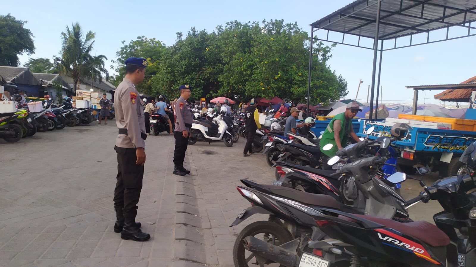 Satpolairud Polresta Denpasar Perkuat Patroli Pesisir Kedonganan, Tekankan Keselamatan Utama Bagi Nelayan dan Pengunjung