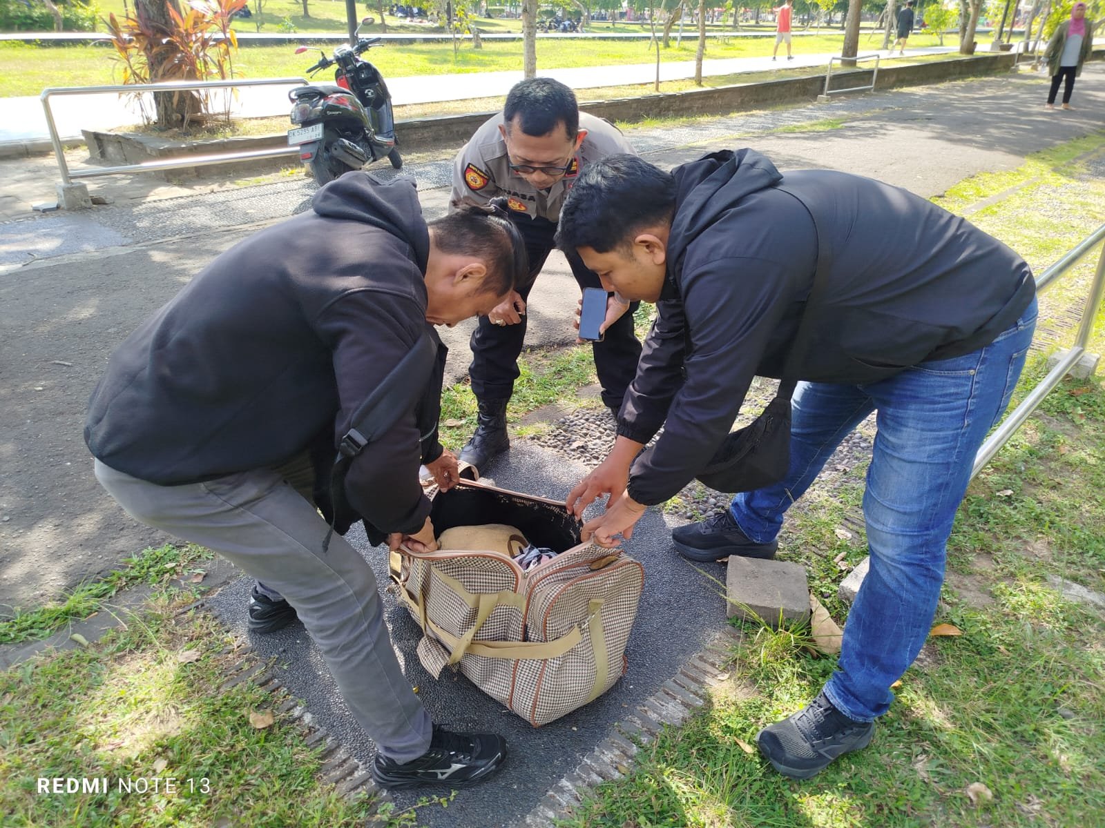 Tas Mencurigakan di Kawasan Bajra Sandhi Renon Diamankan, Polsek Denpasar Timur Pastikan Tidak Ada Barang Berbahaya