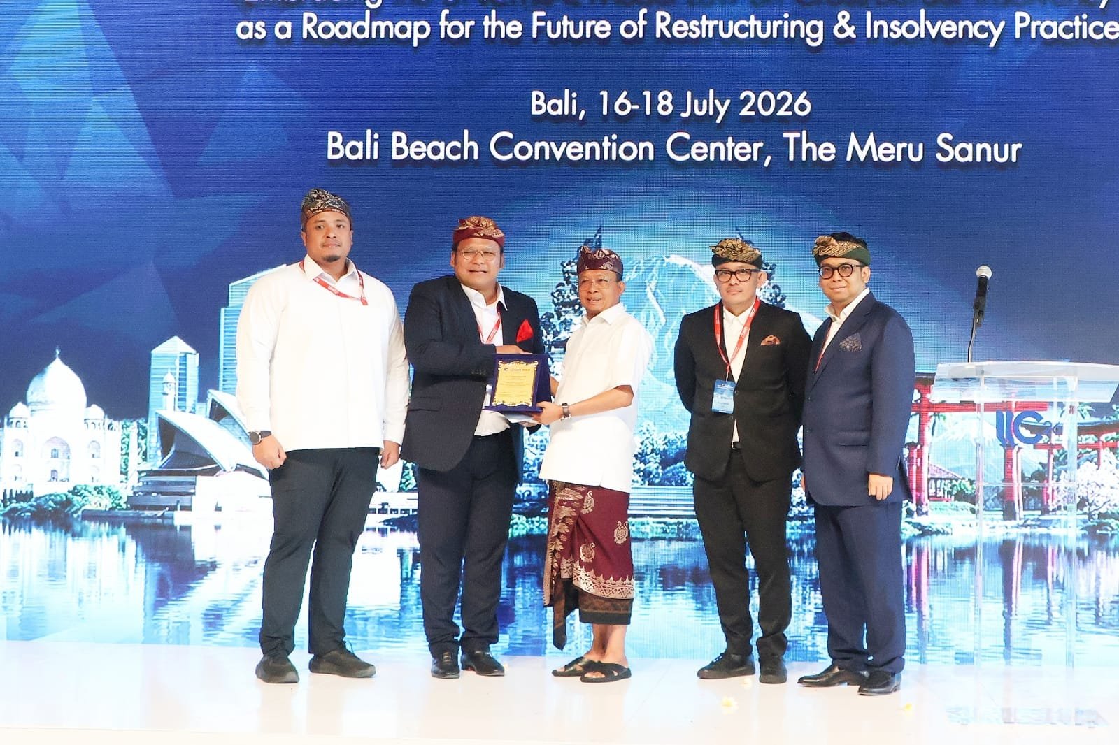 Gubernur Koster Dorong Kepastian Hukum Investasi Lewat Konferensi Kepailitan Internasional di Sanur