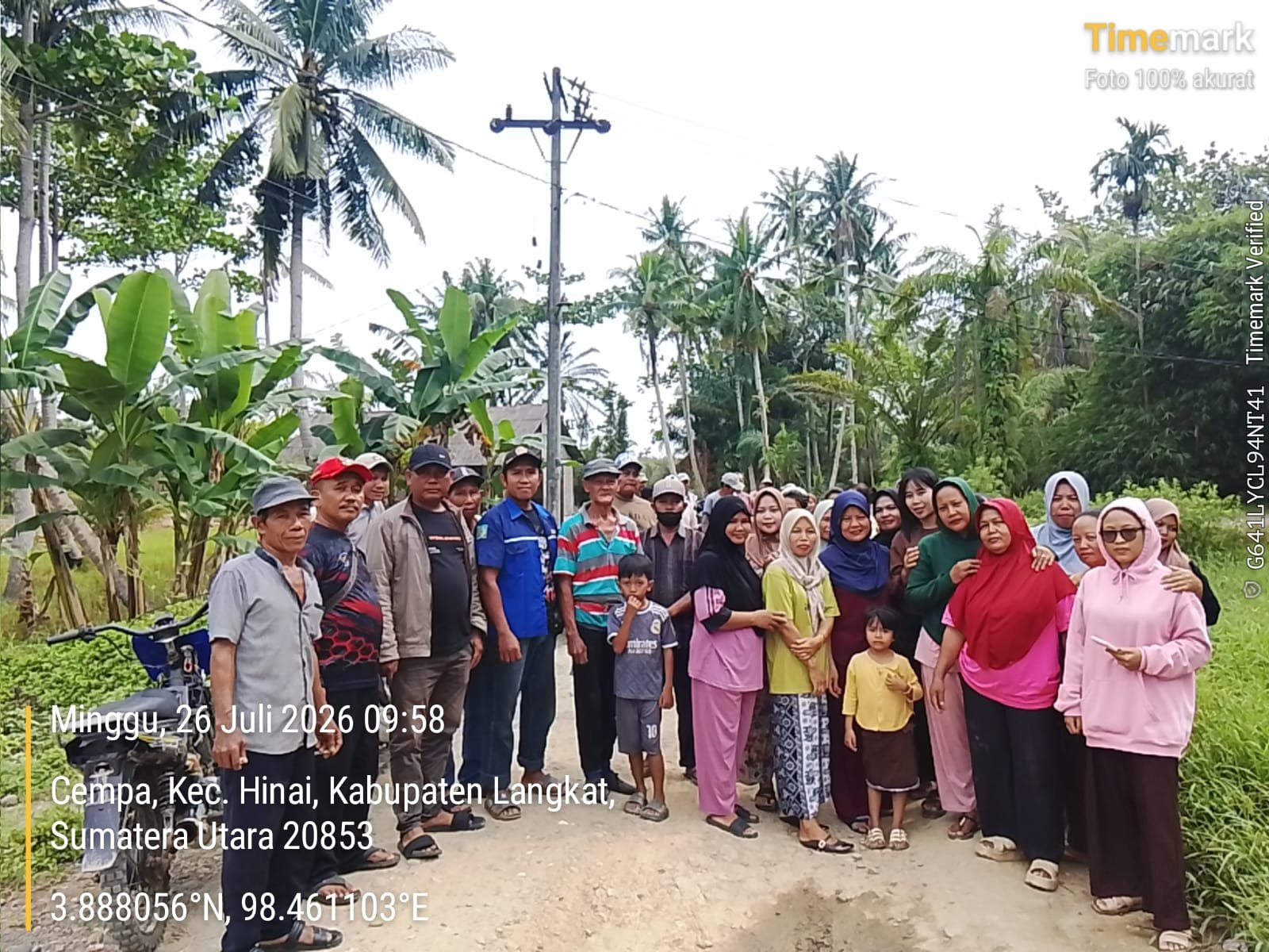 PULUHAN TAHUN DIANAKTIRIKAN! Warga Desa Muka Paya Terpaksa Patungan Timbun Jalan Rusak, LSM GMAS: “Rakyat Bayar Pajak, Negara Jangan Tutup Mata!”