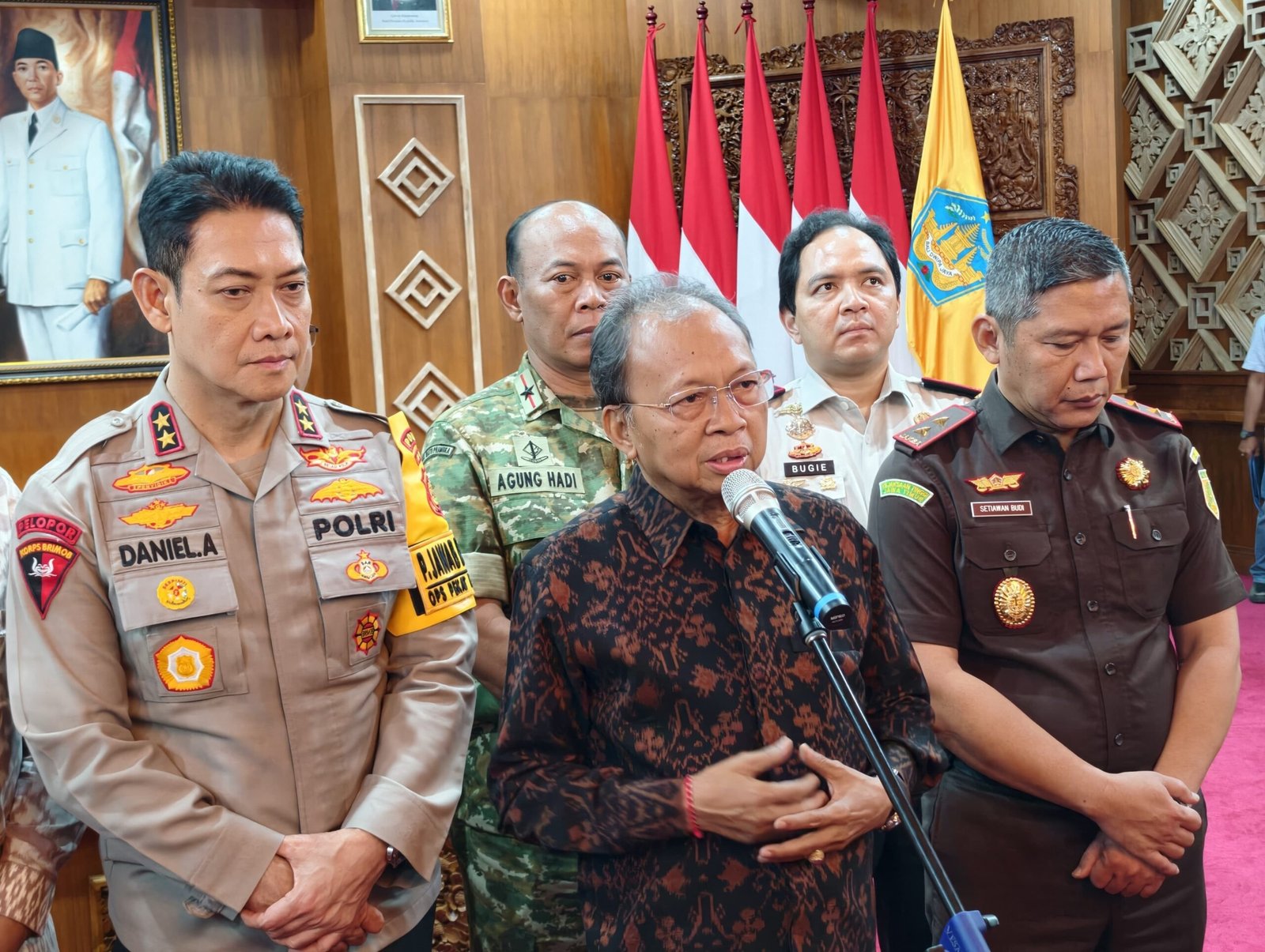Gubernur Koster Soroti Kasus Pengeroyokan Baturiti, Tegaskan Larangan Main Hakim Sendiri
