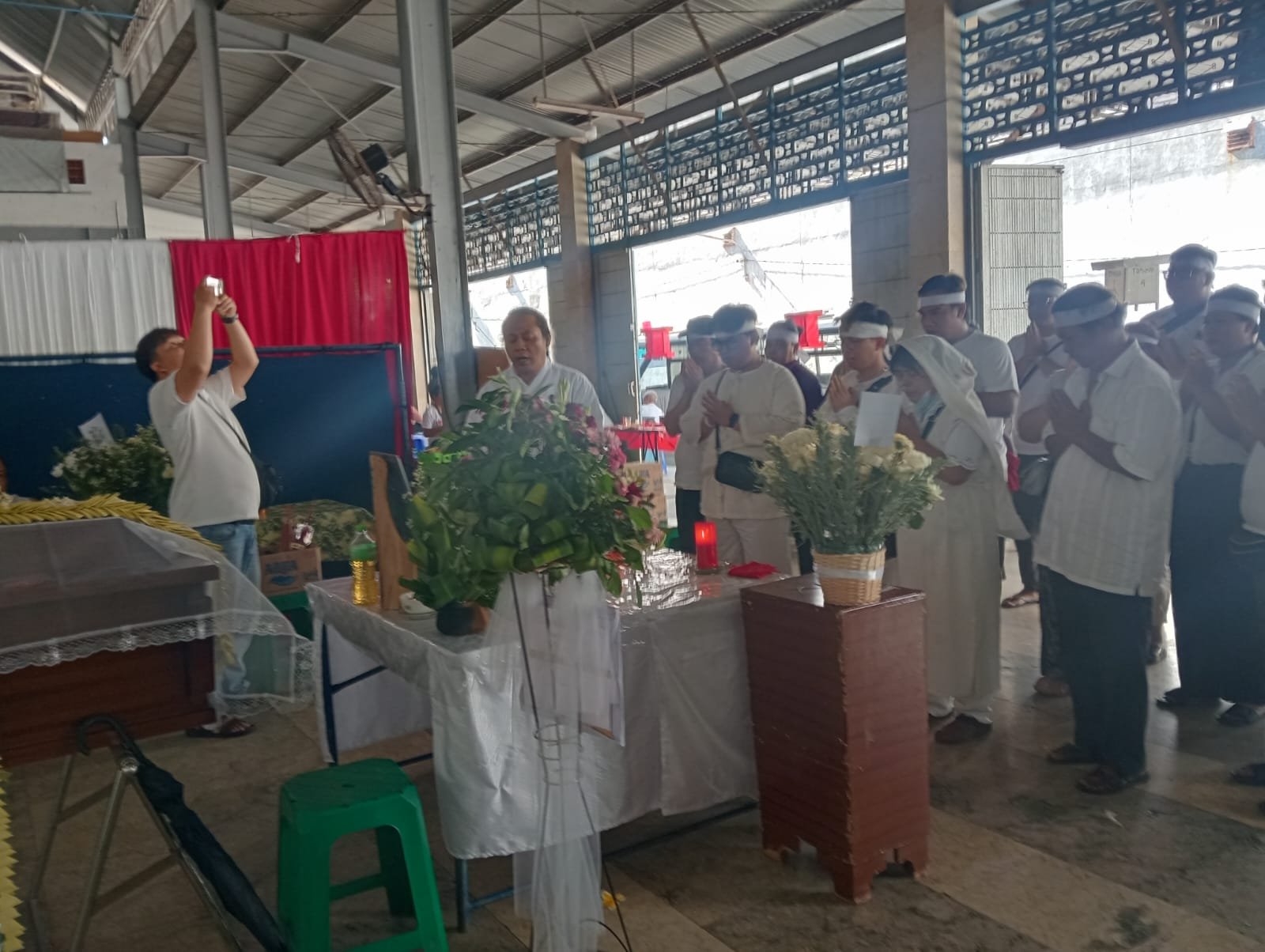 Prosesi Persembahyangan Berlangsung Khidmat, Warga Antusias Iring Jenazah Jro Oo Menuju Krematorium