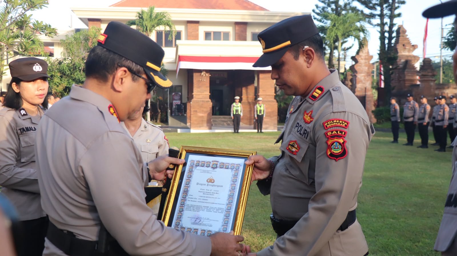 17 Personel Polresta Denpasar Raih Penghargaan Prestasi, Kapolresta: Jadikan Dorongan Terus Berinovasi dan Berprestasi