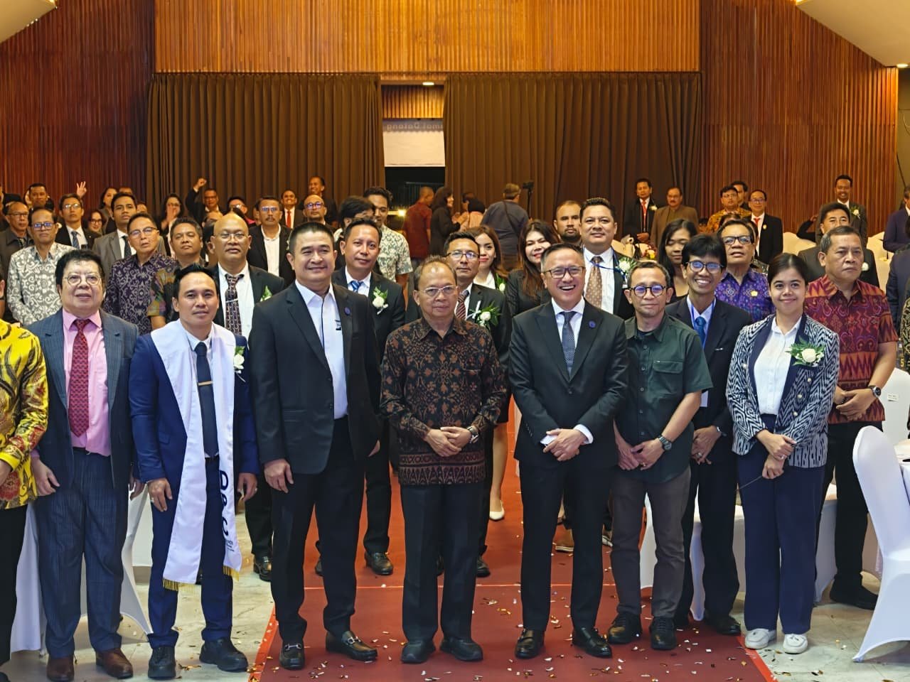 Gubernur Koster Ajak Peradi SAI Perkuat Pendampingan Hukum Desa Adat dan LPD Bali