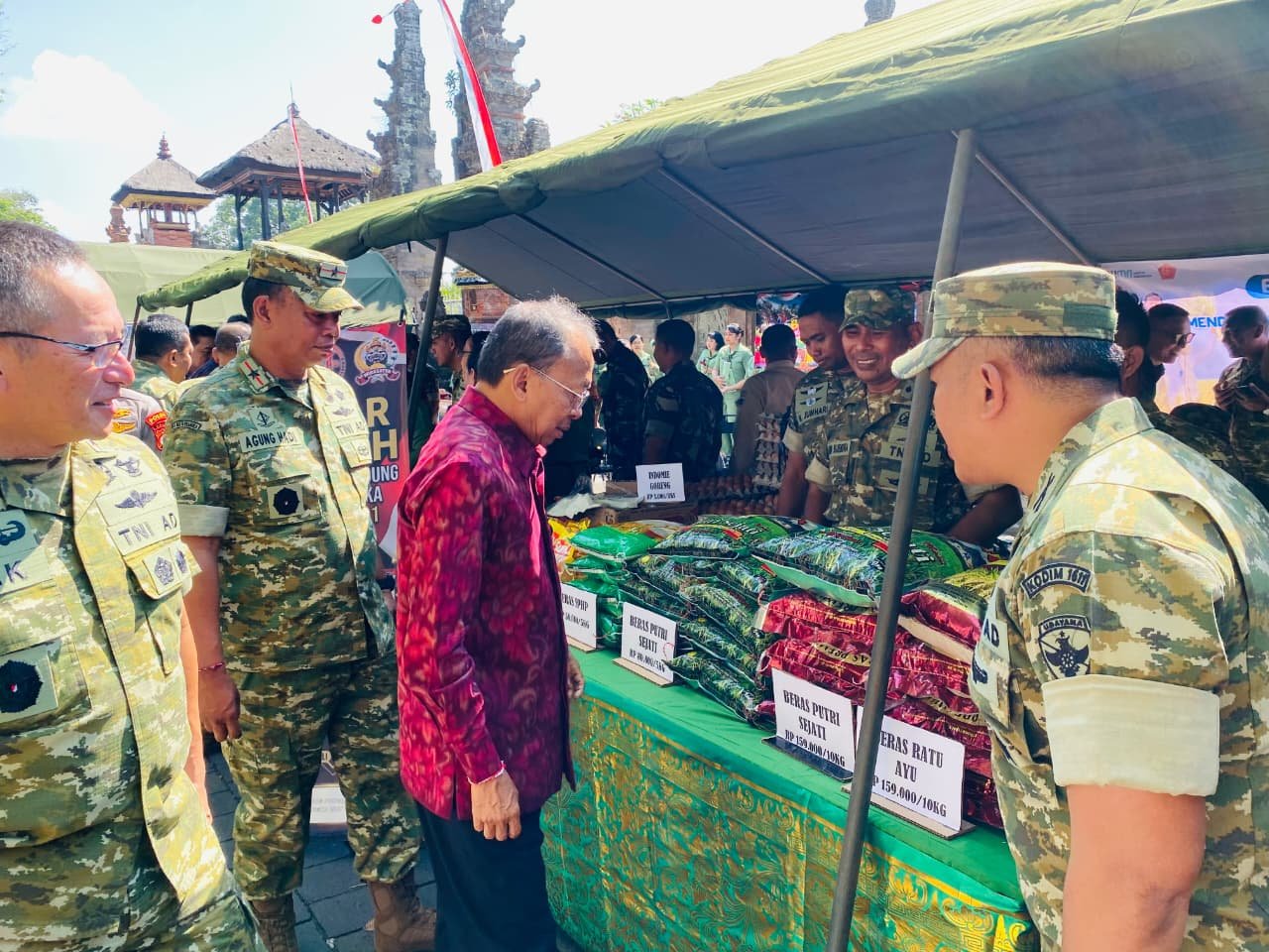 Meriah, Bazar Murah Kebutuhan Pokok dan Donor Darah Warnai HUT TNI ke-81 di Denpasar