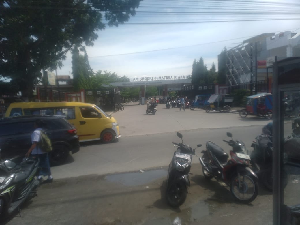 Warga Dusun 3 Durin Jangak Keluhkan Limpasan Air UINSU, Rumah Terendam Saat Hujan