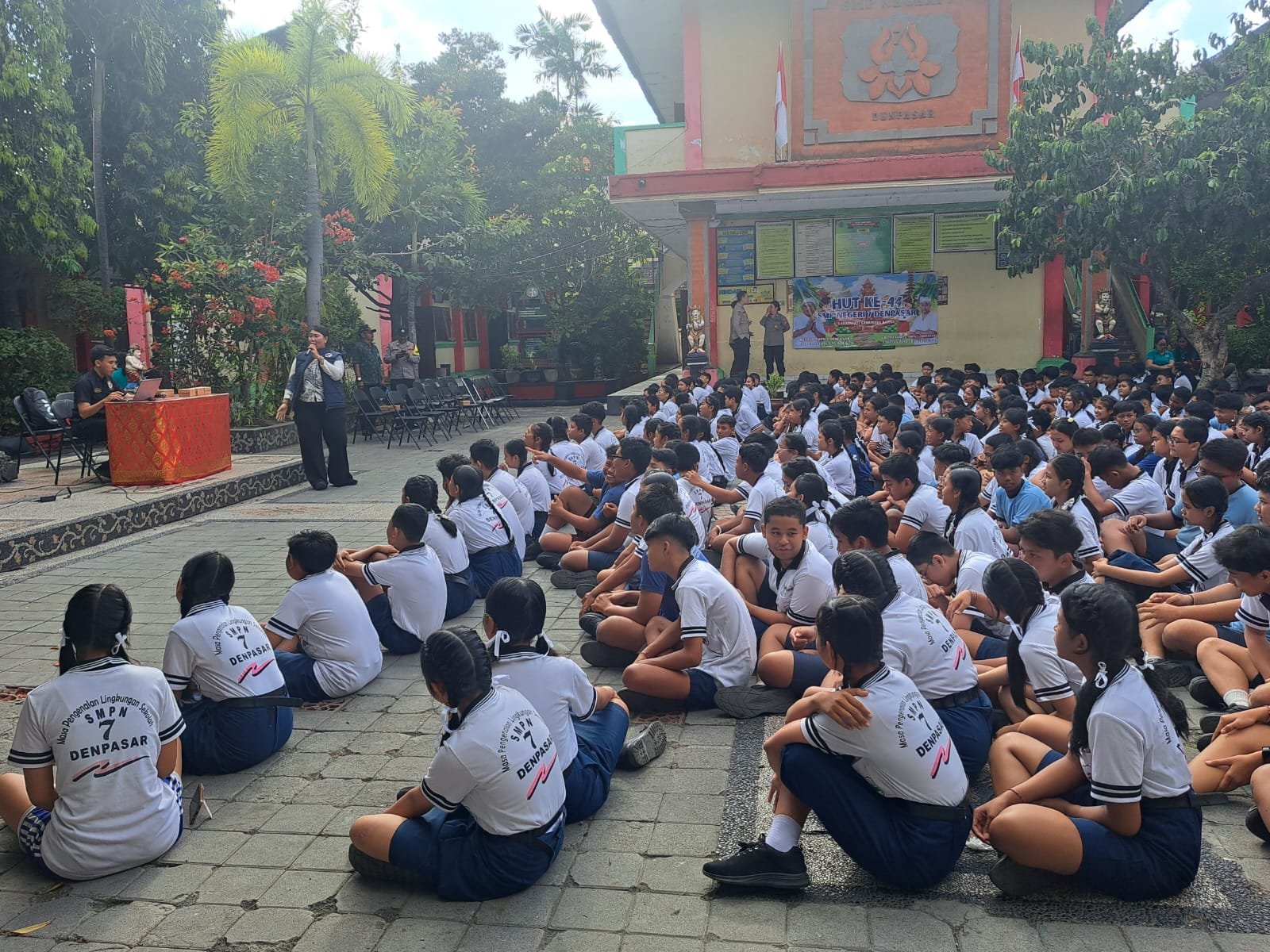 Satresnarkoba Polresta Denpasar Edukasi Pelajar SMPN 7 Denpasar tentang Bahaya Narkoba