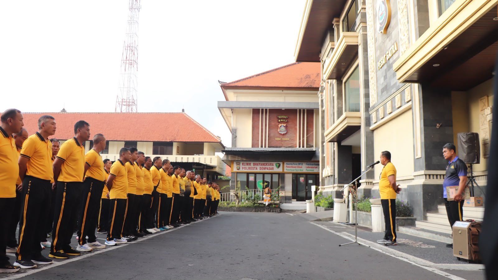 Polresta Denpasar Gelar Olahraga Pagi, Tingkatkan Kebugaran dan Kesiapan Personel
