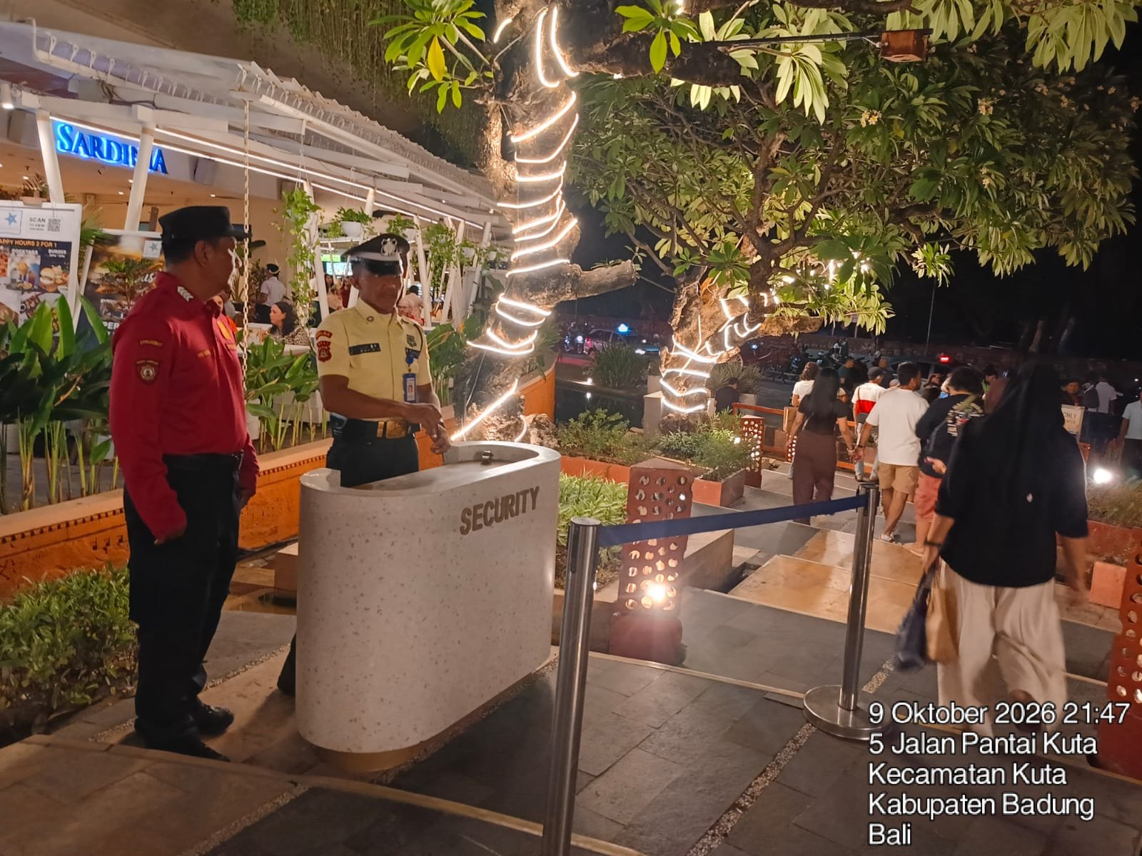 Patroli Dialogis di Kawasan Wisata, Sat Pamobvit Polresta Denpasar Perkuat Keamanan Wisatawan