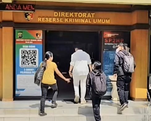93 Korban Dugaan Penipuan Emas di Denpasar Klaim Rugi Rp7 Miliar, Polisi Geledah Ruko dan Sita Barang Bukti
